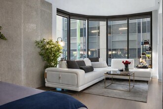 18 Lagrange St, Unit 301 in Boston, MA - Foto de edificio - Building Photo