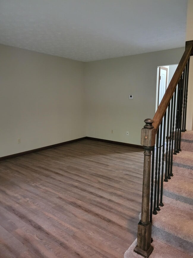 32 Manor Dr in Collinsville, IL - Foto de edificio - Building Photo