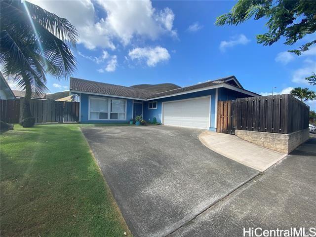 572 Keolu Dr in Kailua, HI - Foto de edificio