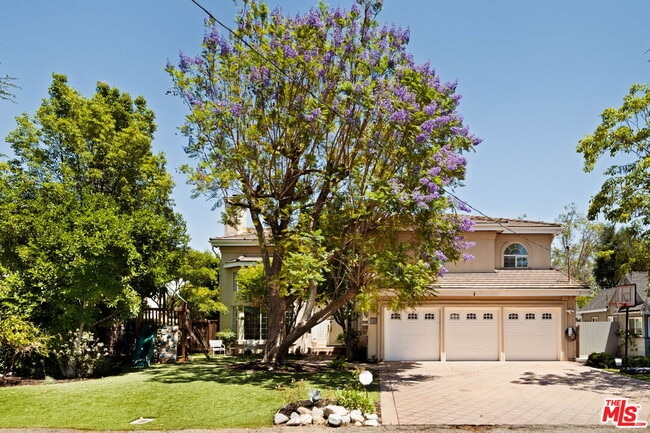 property at 5150 Bellaire Ave