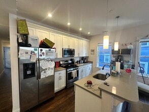 9 Oswald St, Unit 2 in Boston, MA - Building Photo - Building Photo