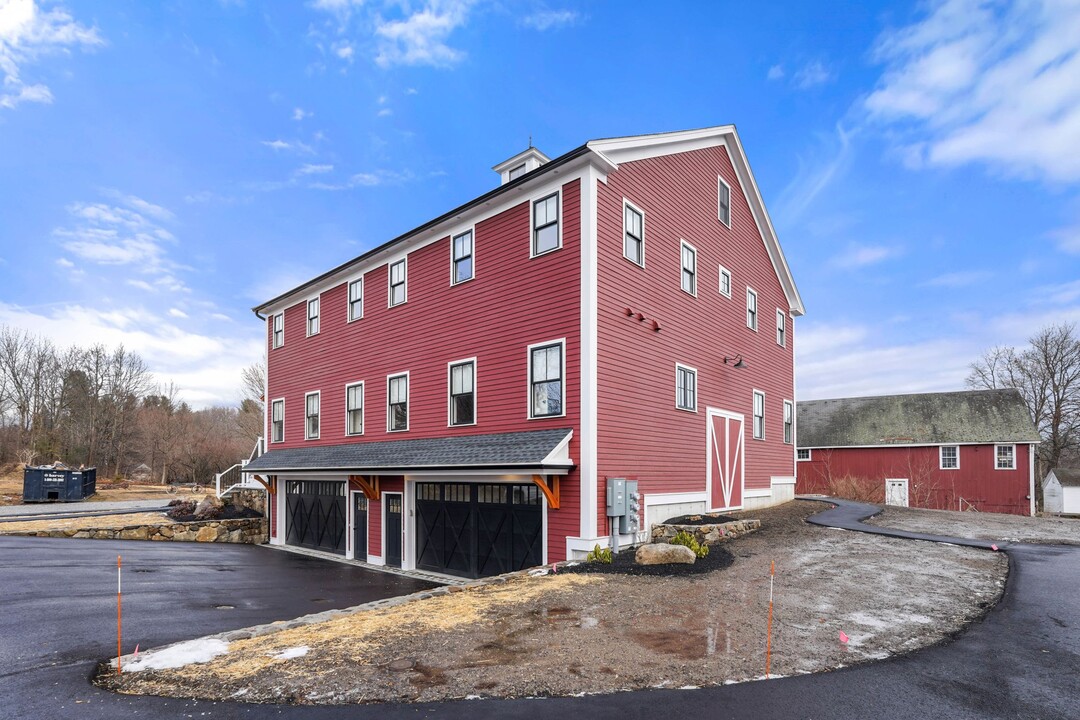 493 Main St in Dunstable, MA - Building Photo