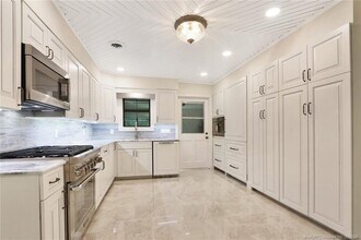 21 Emarita Way in Stuart, FL - Foto de edificio - Building Photo