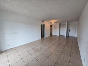 405 S Pine Island Rd in Plantation, FL - Building Photo - Building Photo