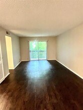 4851 Cedar Springs Rd in Dallas, TX - Building Photo - Building Photo