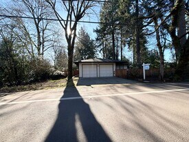 3212 Upper Dr in Lake Oswego, OR - Building Photo