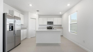 10761 NW Everbreeze Dr, Unit B in Port St. Lucie, FL - Building Photo - Building Photo