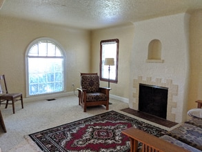 128 Palm Ave in Ripon, CA - Building Photo - Building Photo