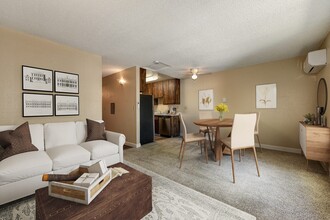 Hazel Wood Apartments in Orangevale, CA - Building Photo - Building Photo