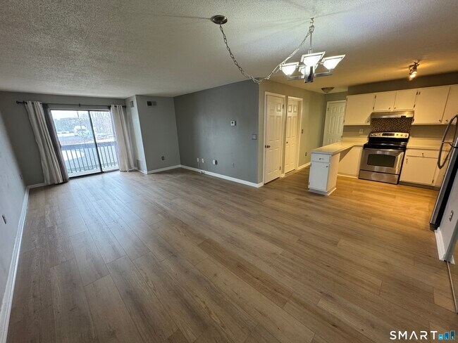 2202 Harbor View Dr in Rocky Hill, CT - Building Photo - Building Photo