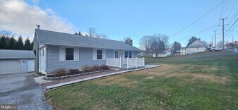3044 Old Gamber Rd in Finksburg, MD - Building Photo