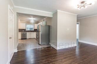 1127 Skyview Rd in Charlotte, NC - Building Photo - Building Photo