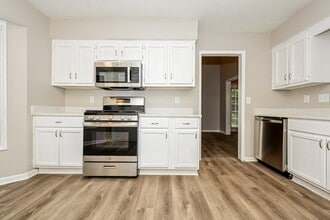 8983 Habersham Dr in Jonesboro, GA - Building Photo - Building Photo