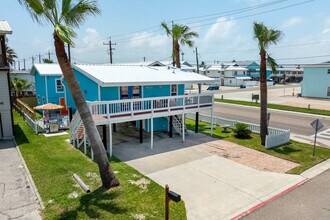 602 N Palimino Dr in Port Aransas, TX - Building Photo - Building Photo