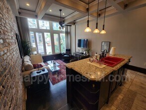 350 King St in Charleston, SC - Building Photo - Building Photo