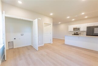 1707 SW Casuarina Dr in Bentonville, AR - Building Photo - Building Photo