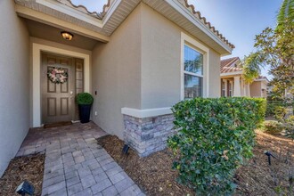 5333 Charlie Brown Ln in Sarasota, FL - Foto de edificio - Building Photo