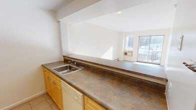 67-25 Exeter St in Forest Hills, NY - Building Photo - Building Photo