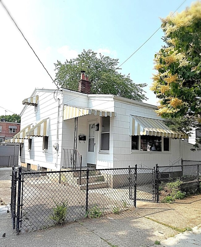 21-72-72 48th St in Queens, NY - Building Photo - Building Photo