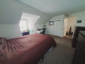 47 Whitmore Ln, Unit 3 in Stamford, CT - Foto de edificio - Building Photo