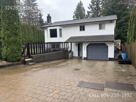 32428 Grebe Crescent in Mission, BC - Building Photo