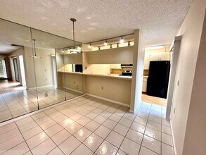 805 8th Way in West Palm Beach, FL - Building Photo - Building Photo