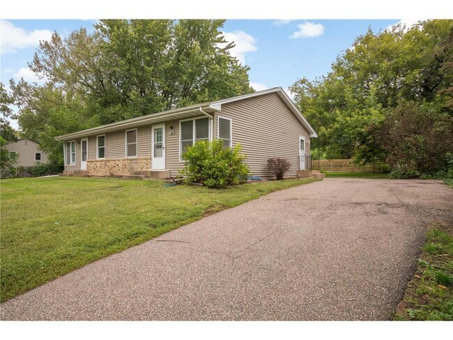 120 Inglewood St in Long Lake, MN - Building Photo - Building Photo