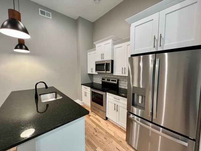 409 Lackawanna Ave, Unit 303 in Scranton, PA - Building Photo - Building Photo