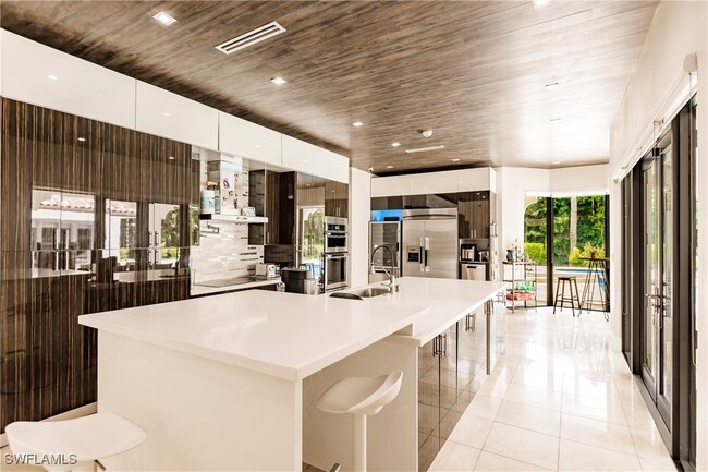 6901 Holatee Trail in Southwest Ranches, FL - Building Photo - Building Photo