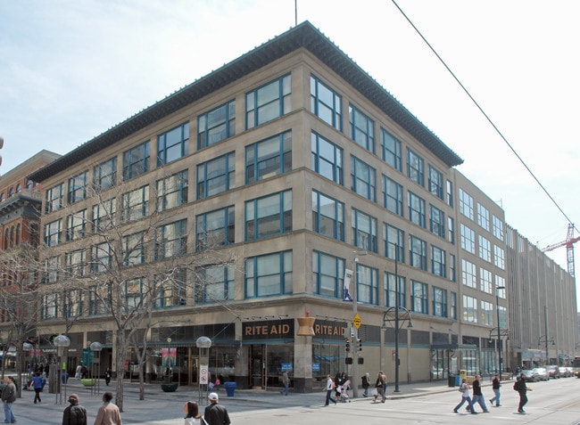 Neusteters Bldg