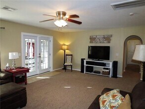 1712 Gladstone Terrace in The Village, OK - Building Photo - Building Photo