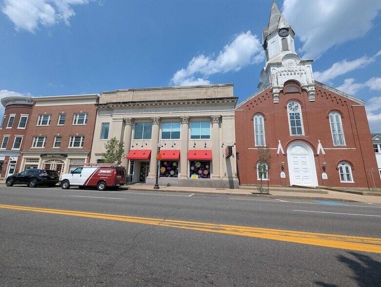 22 S Main St, Unit 204 in Rochester, NH - Foto de edificio