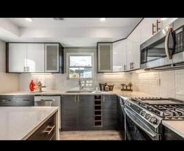 18 Rush St, Unit 2A in Somerville, MA - Building Photo - Building Photo