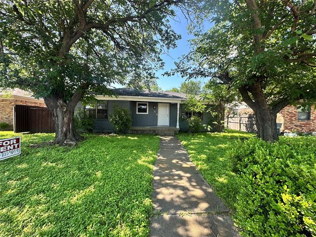 8806 Bruton Rd in Dallas, TX - Building Photo