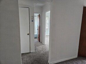 33050 Aurora Rd, Unit 8 in Solon, OH - Building Photo - Building Photo