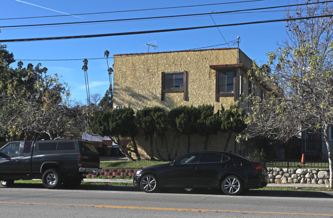 621 San Pascual Ave in Los Angeles, CA - Foto de edificio - Building Photo