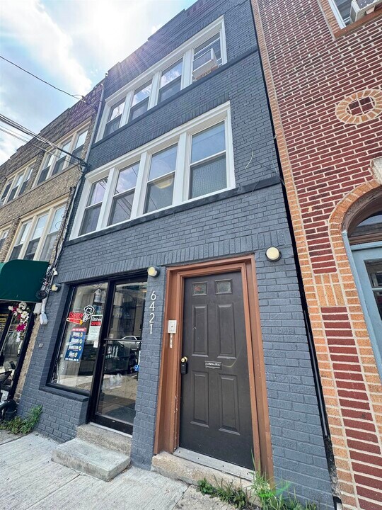 6421 Hudson Ave in West New York, NJ - Building Photo