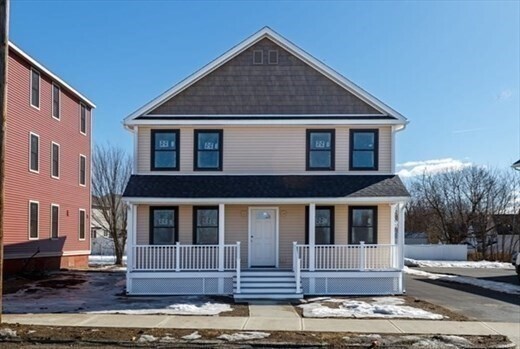 213 Pine St in Springfield, MA - Building Photo