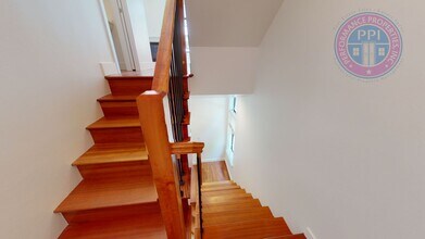 2046 NW 16th Ave in Portland, OR - Building Photo - Building Photo