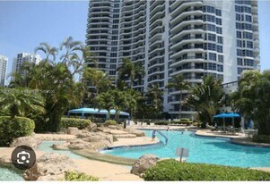 3400 NE 192nd St, Unit #1902 UPDATED in Aventura, FL - Building Photo