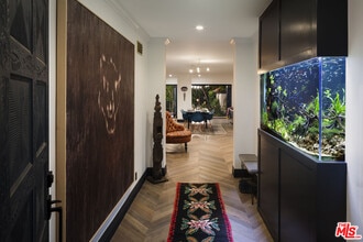 1041 Orlando Ave in Los Angeles, CA - Building Photo - Building Photo