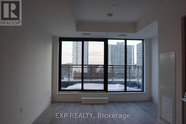 property at 758 Dovercourt Rd