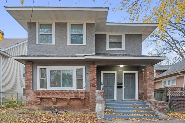 property at 1507 N Oliver Ave