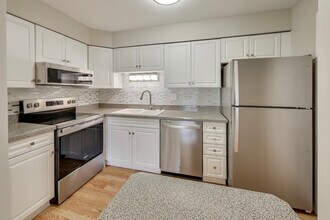 613 Central Rd in Mount Prospect, IL - Building Photo - Building Photo