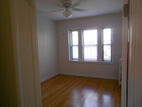 34 Edgerly Rd, Unit 13 in Boston, MA - Foto de edificio - Building Photo