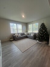 40078 Calle Real in Murrieta, CA - Foto de edificio - Building Photo