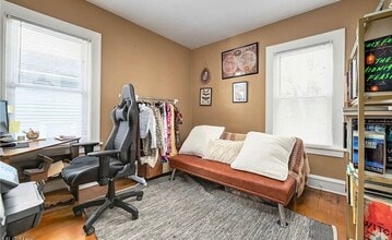 14926 Delaware Ave, Unit 14926 UPPER UNIT in Lakewood, OH - Foto de edificio - Building Photo