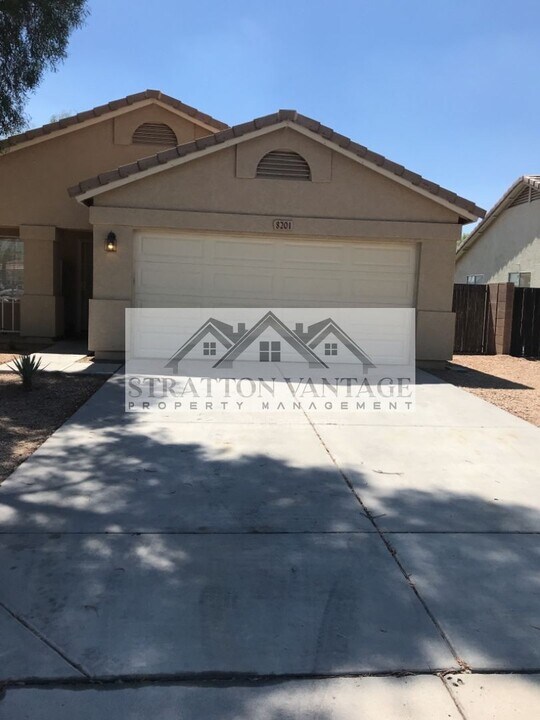 8201 W Pima St in Phoenix, AZ - Building Photo