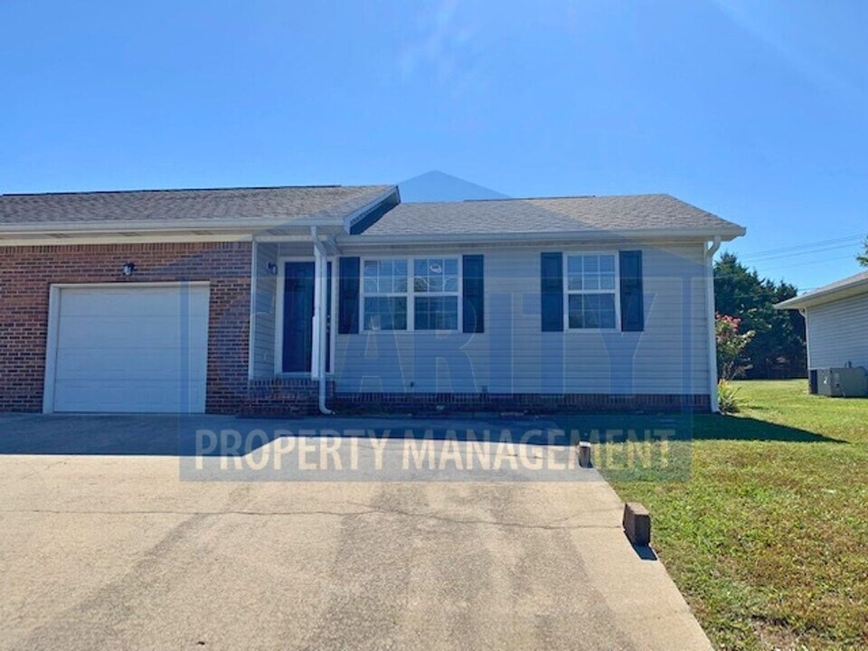 766-768 Urbane Rd NE in Cleveland, TN - Building Photo
