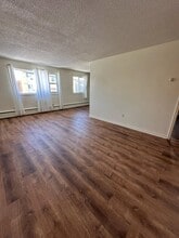 3832 Rae St, Unit 6 in Regina, SK - Building Photo - Building Photo